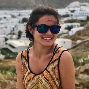 Meet your Posher, Olivia